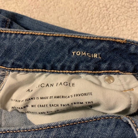 American Eagle Distressed Tom Girl Jeans Relaxed Cropped - Picture 7 of 11